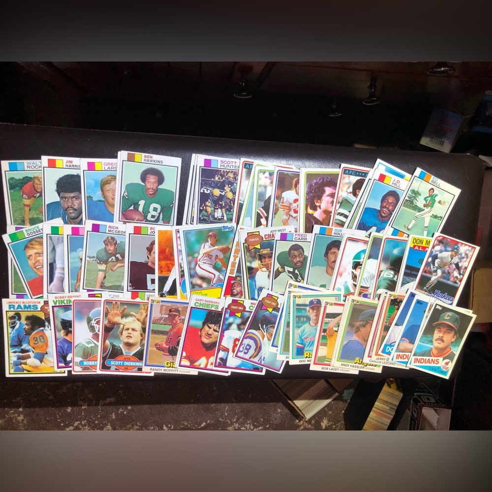 VINTAGE SPORTS CARD LOT